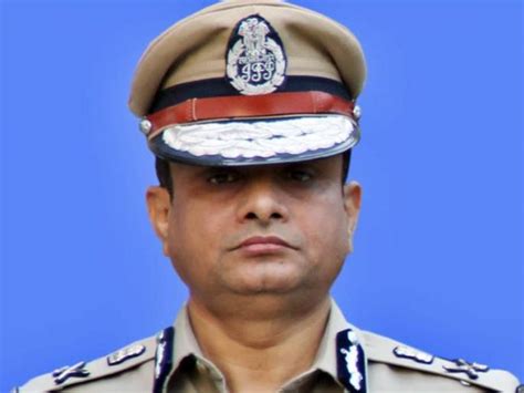 जानिए कौन हैं CBI vs Mamata विवाद के केंद्र में रहे पुलिस कमिश्नर राजीव ...