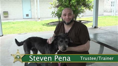 PBSO Inmates Train Therapy Dogs - YouTube