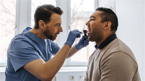 Common cold vs. strep throat: How to help tell the difference