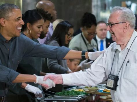 The Obamas Add Another Good Deed To Their Kitty, Serve Thanksgiving ...