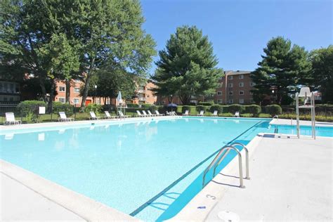 Fairfax Circle Villa Apartments - Fairfax, VA 22031