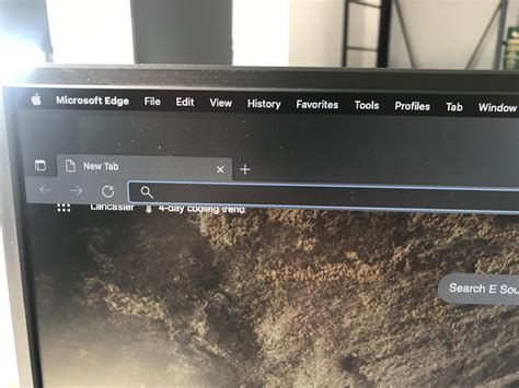 How to get rid of large black space in edge on mac? : r/mac