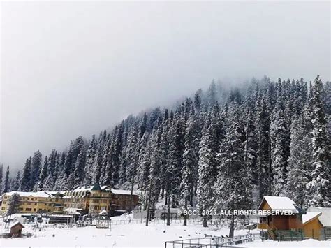 Kokernag registered 1 degree Celsius - Snowfall ends dry spell in ...