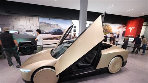 Tesla Cybercab: Elon Musk apuesta por un robotaxi que podría desbancar ...