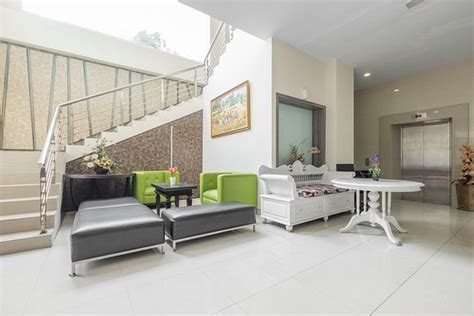 HOTEL LYNT MAKASSAR - Hotel Reviews, Photos, Rate Comparison - Tripadvisor