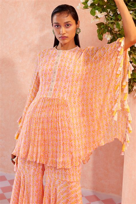 FLORIANA – Ridhi Mehra