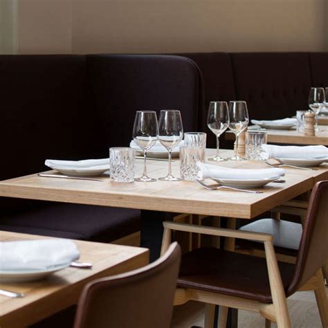 Restaurant Table Design 的图像结果