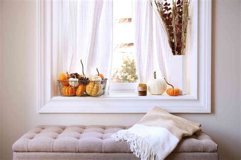 DIY Fall Window Decor Ideas | Twigandthistle