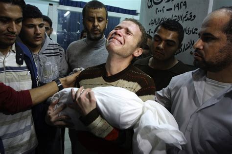 U.N. Report Reframes Debate Over Image of a Father's Agony in Gaza ...