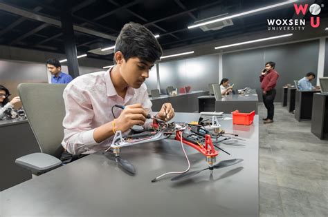 B.Tech Engineer 的图像结果