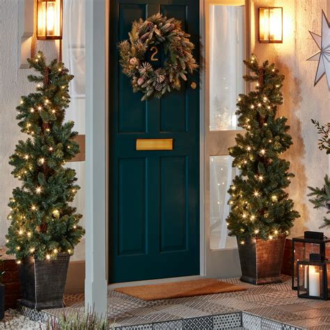 Holiday Front Door Decorations