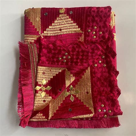 Splashing Pink Gold Phulkari Fringed Dupatta – anokherang