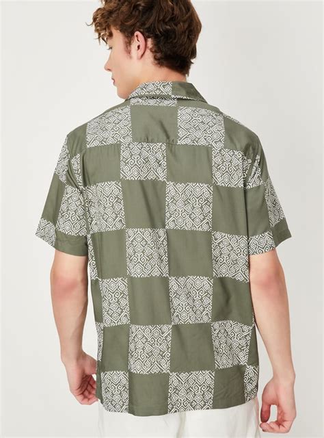 Buy Men Regular Fit Printed Resort Shirt Online at just Rs. 899.0 ...