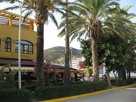 APARTAMENTOS LA ATARRAYA (Zahara de los Atunes) - Apartment Reviews ...