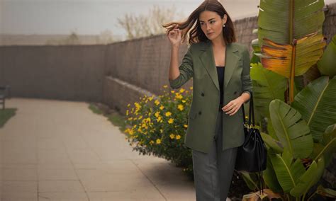 Women's Green Jackets - Sumissura
