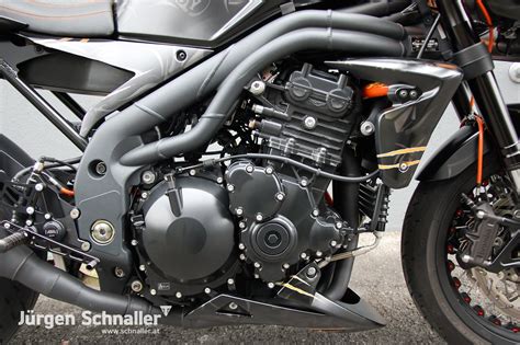 Details zum Custom-Bike Triumph Speed Triple 1050 Crazy Bat des Händlers Triumph Service Tirol