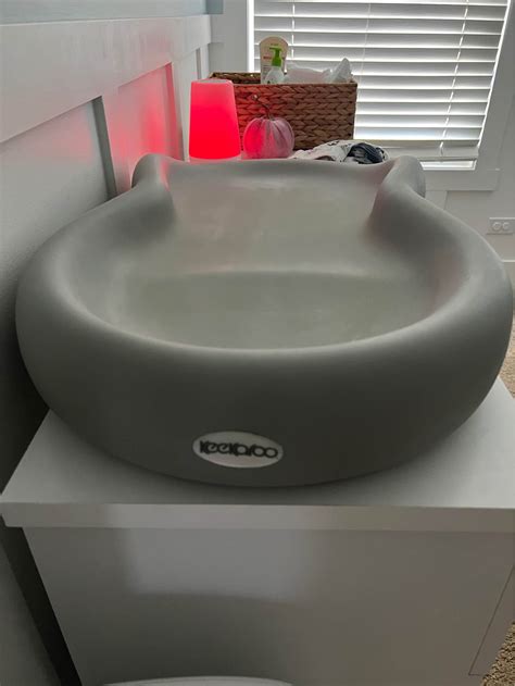 Keekaroo Changing Table