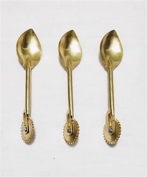 GS Brass Karanji Cutter Tool, Gujia/Shankarpali Cutter, 2 in 1 Brass ...