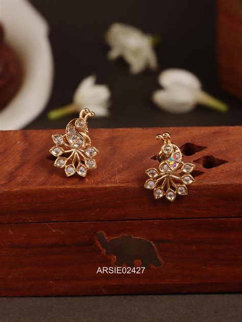 Peacock White Stone Earstuds – Arshis