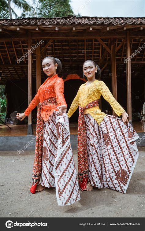 Traditional Indonesian Clothing