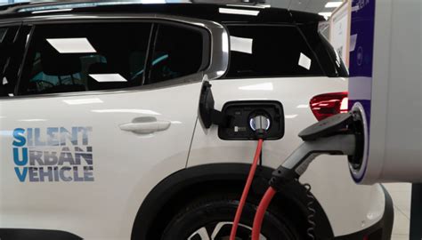 SUV Citroën C5 Aircross Hybrid: come si ricarica la batteria - Infomotori