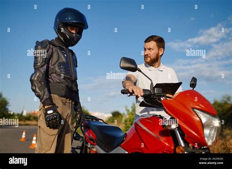 Motorcycle Driving Lessons 的图像结果