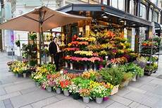 negozio fiori negozio di fiori foto editoriale stock 169 ibogdan 78111044 negozio fiori negozio di fiori foto editoriale stock 169 ibogdan 78111044