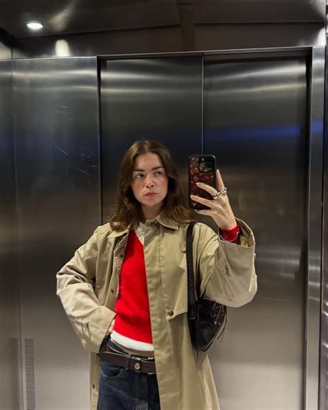 Molly Blutstein | Boppin around ☎️ | Instagram