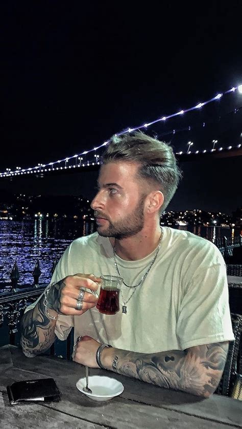 7 Factors To Be Considered While Choosing The Side-burn Style!