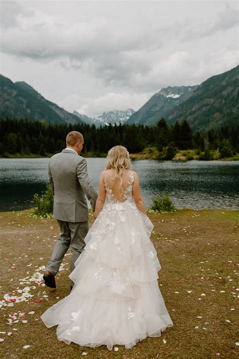 WHIMSICAL WEDDING DRESSES FOR AN ENCHANTED FOREST WEDDING THEME!｜a&bé bridal shop