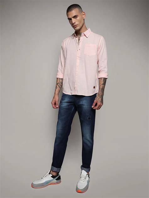 ₹799 | Campus Sutra Men's Solid Light Pink Regular Fit Shirt - Campussutra
