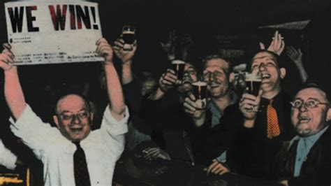 Opening Credit images : r/Cheers