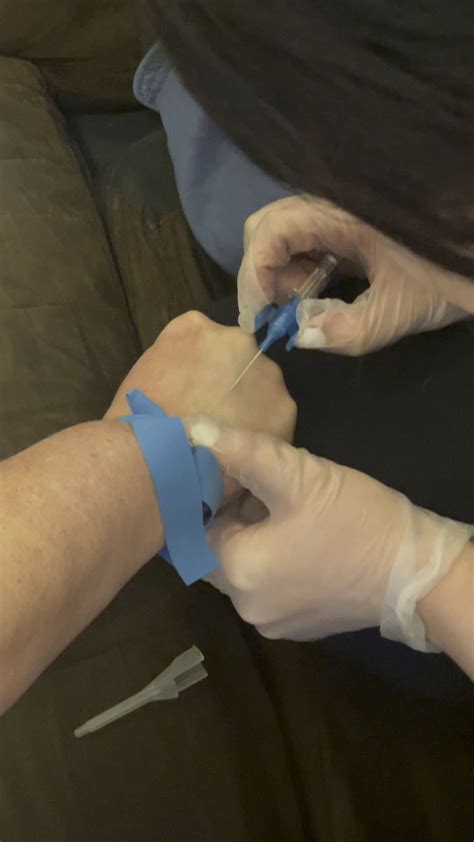 IV insertion- vein blew. Any tips are appreciated! : r/nursing