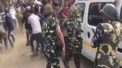 Citizenship bill: Assam Police resorts to lathi-charge on protesters in ...