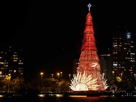The 11 most iconic Christmas trees across the world