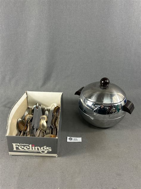 Vintage West Bend PENGUIN Ice Bucket Hot Cold Server with Lid Bakelite ...