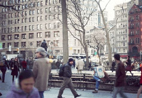 Local People GIF 的图像结果