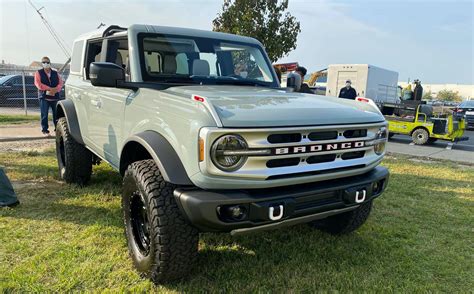 Cactus Gray Launch Bronco 4-Door at Another Employee Event | Bronco6G - 2021+ Ford Bronco ...