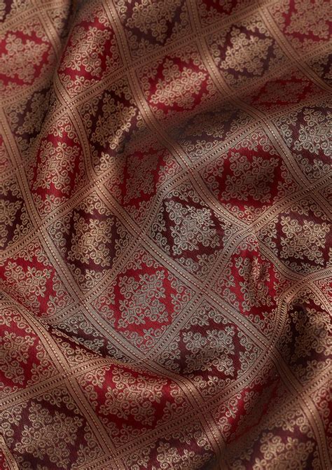 Buy Dark Maroon Zariwork Pure Silk Saree - Koskii