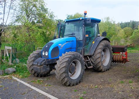 Tractores Landini, un clásico de color azul - BLOG