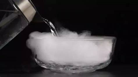 自制干冰最简单的办法，最简单的干冰制作方法 - 海淘族