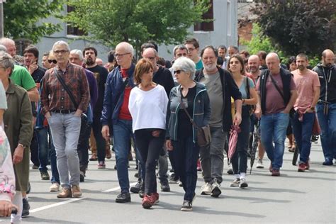 'Etxerako bidean, oztoporik ez!' leloarekin egin dute kalejira Sarek ...