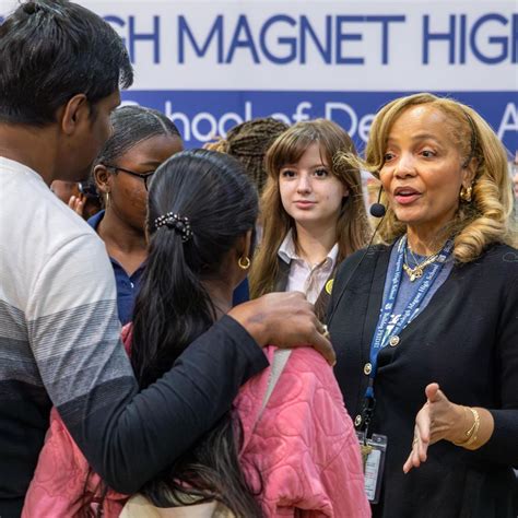 Davis Drive Elementary School / Homepage