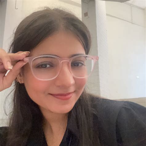 Kareena - Biology teacher in Ulhasnagar - ₹100/h