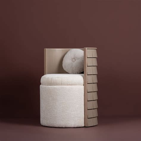 SCALE ARMCHAIR