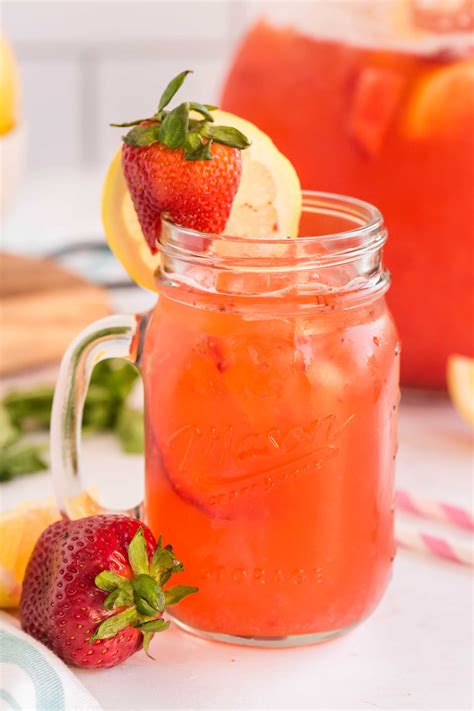Strawberry Lemonade - Made To Be A Momma