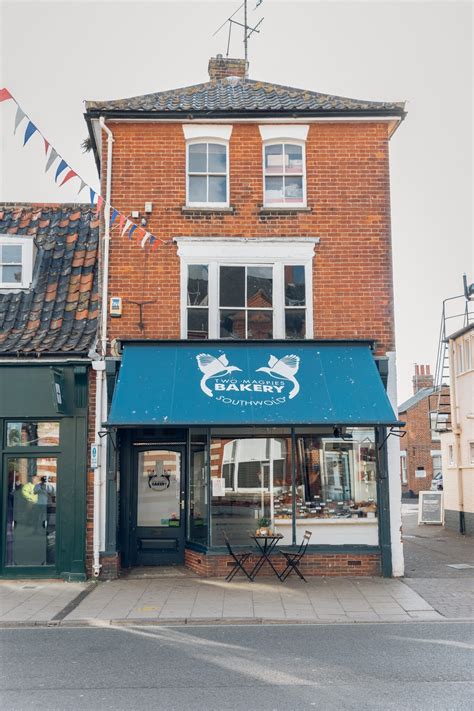 Southwold - Two Magpies Bakery