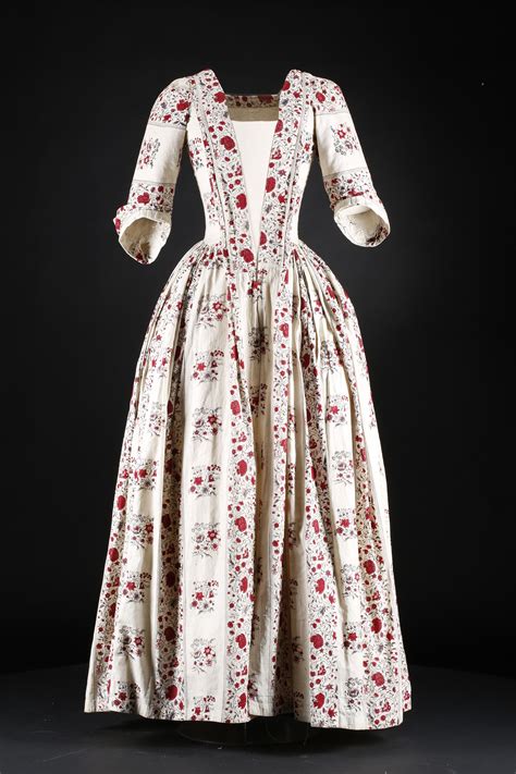 Cotton day dress, c.1740-1760. National Museum of Scotland. | 18th ...