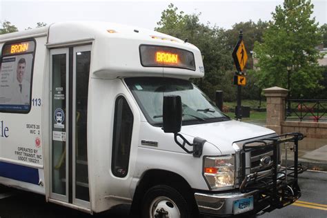 Yale shuttle bus strikes graduate student, causing foot injury | Yale ...