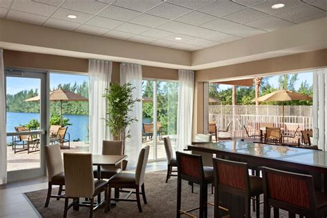 Holiday Inn Express Miami Airport Blue Lagoon Area by IHG, Miami : -25% ...